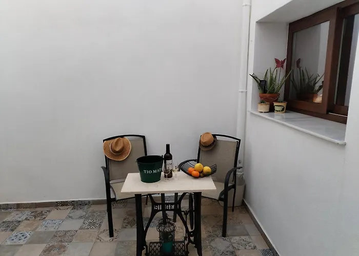 Patio & Sherry Apartment